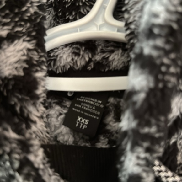 Athleta Glacier Black Tugga Sherpa Jacquard Hoodie - Picture 4 of 4